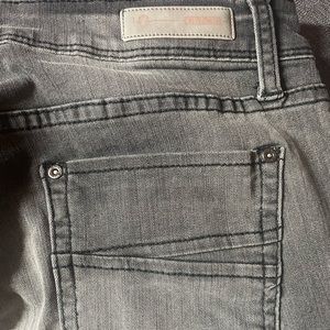 Grace in LA black stretch jeans. Never worn, tags removed. Excellent condition!!